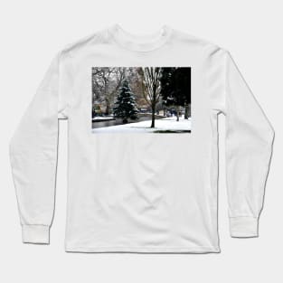 Bourton on the Water Christmas Tree Cotswolds Long Sleeve T-Shirt